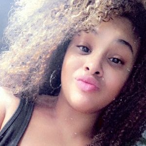 Meet your Posher, Gloria